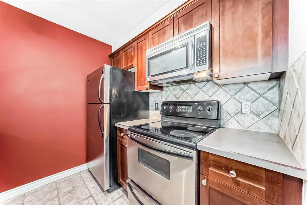 420 3 Avenue NE, #204
