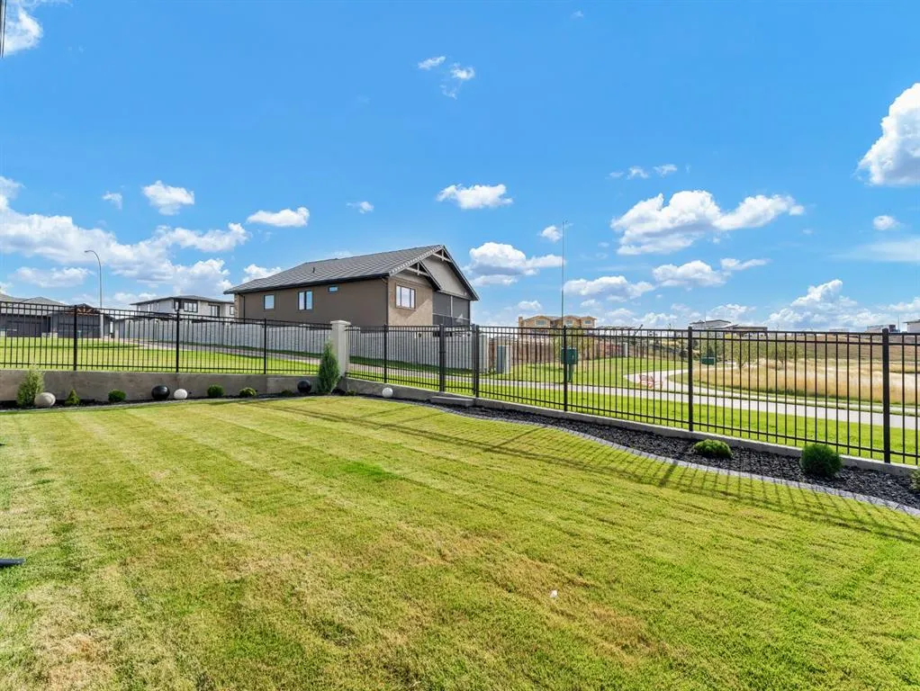 51 Coulee Ridge Drive SW
