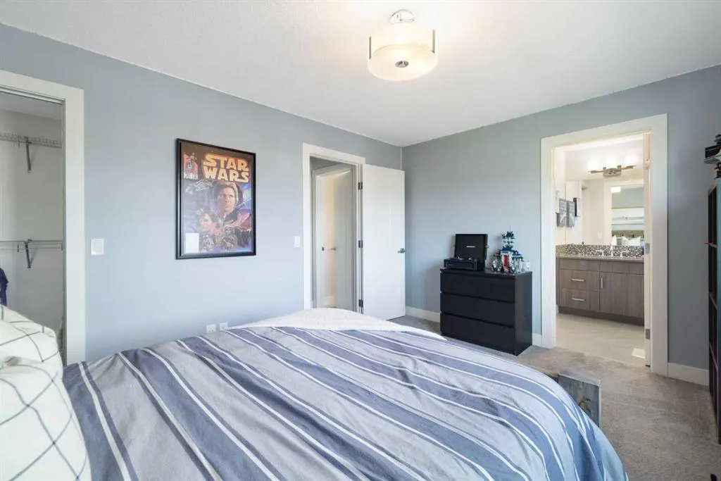 158 Canoe Crescent SW