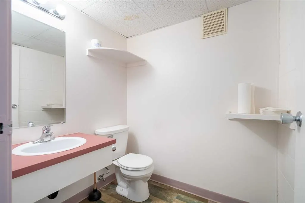 6209 44 Street, #Suite D