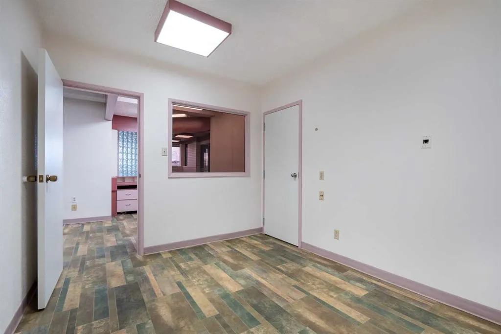 6209 44 Street, #Suite D