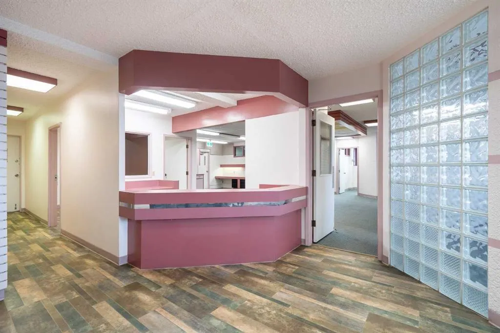 6209 44 Street, #Suite D