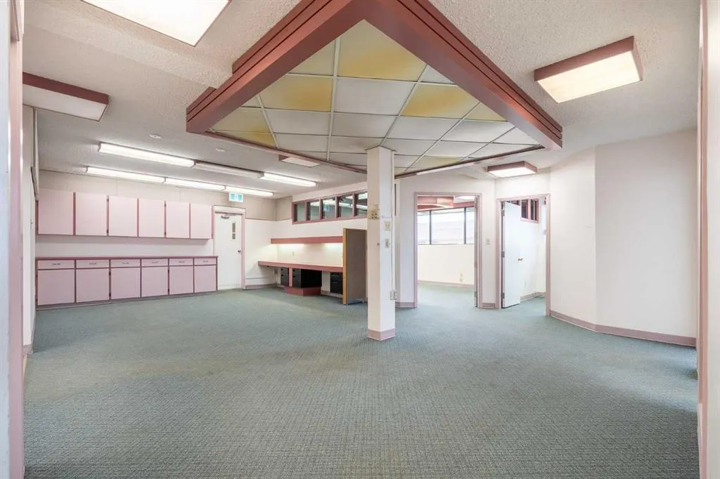 6209 44 Street, #Suite D