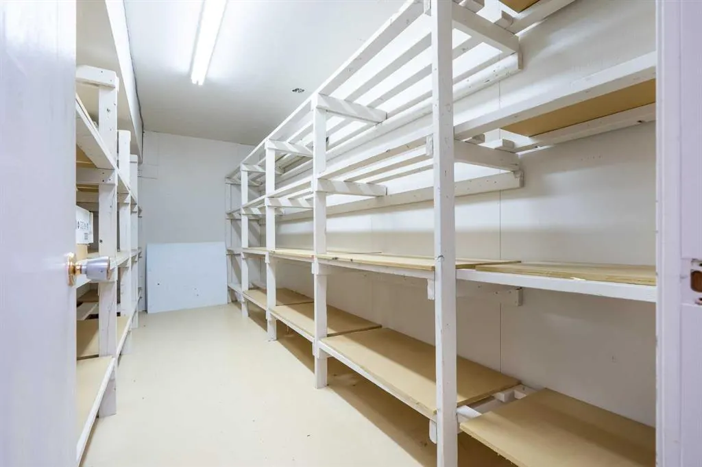 6209 44 Street, #Suite D
