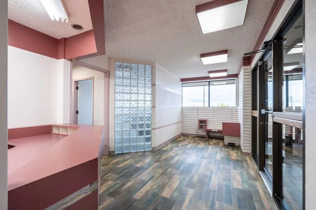 6209 44 Street, #Suite D