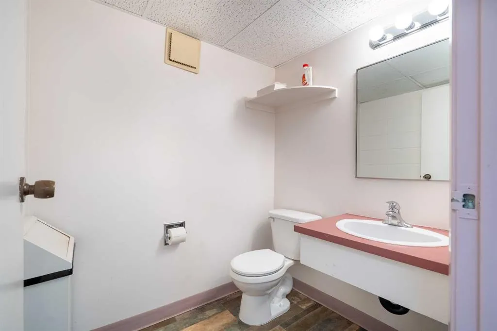 6209 44 Street, #Suite D