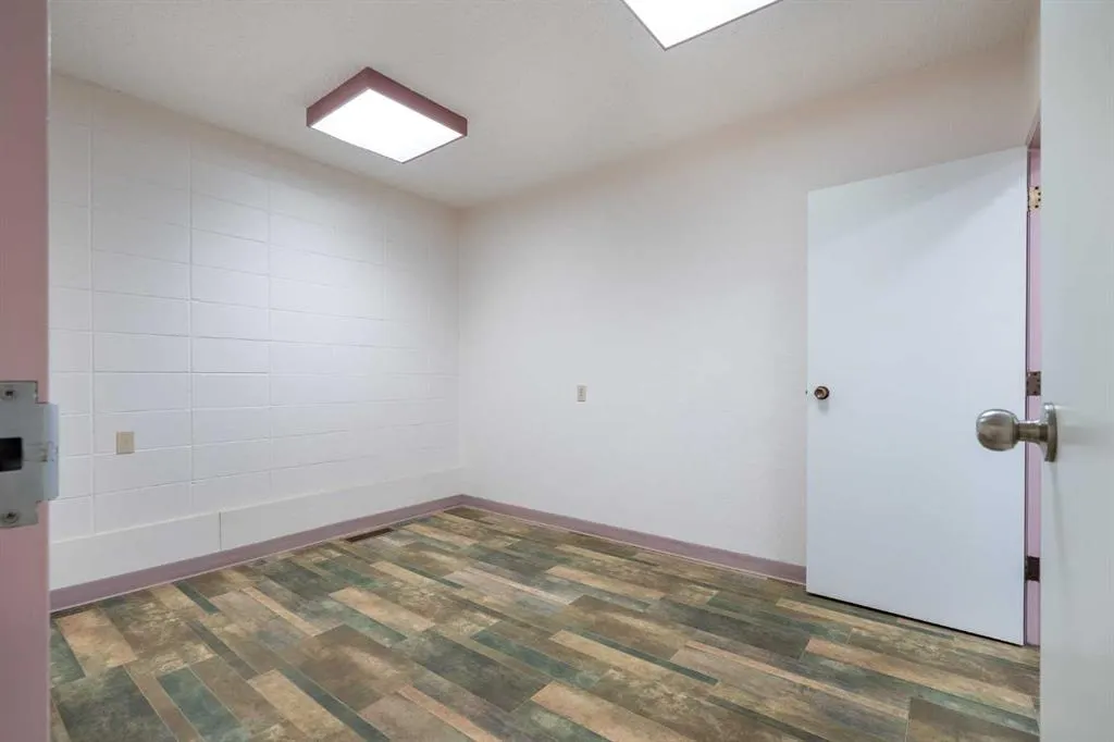 6209 44 Street, #Suite D