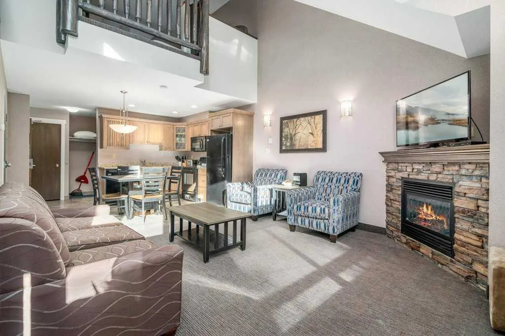 401 4 Street, #604 & 605