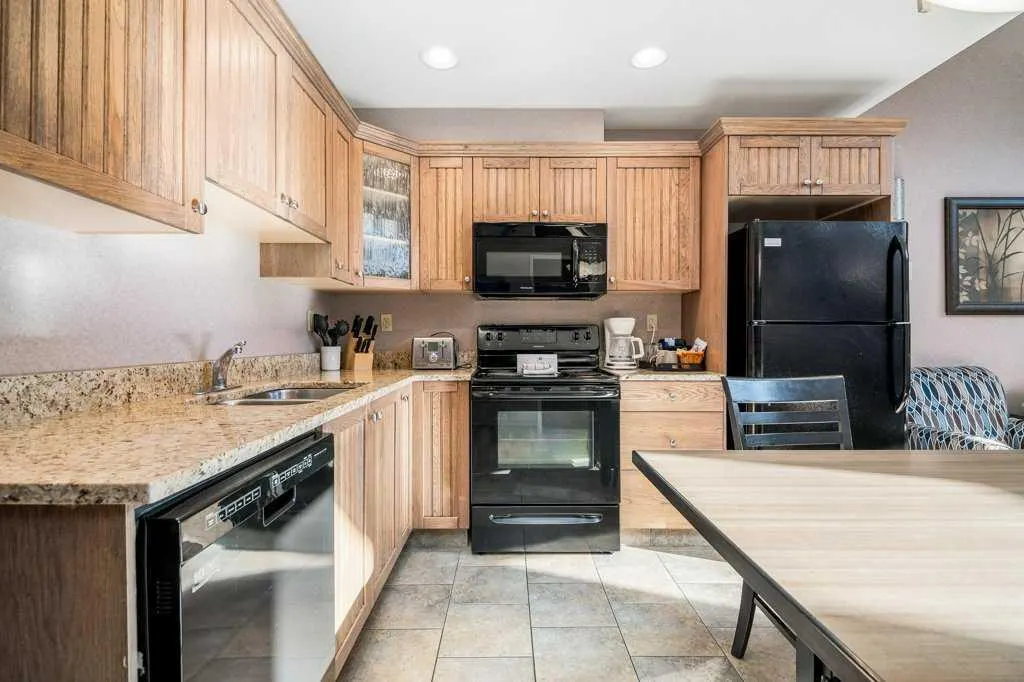401 4 Street, #604 & 605