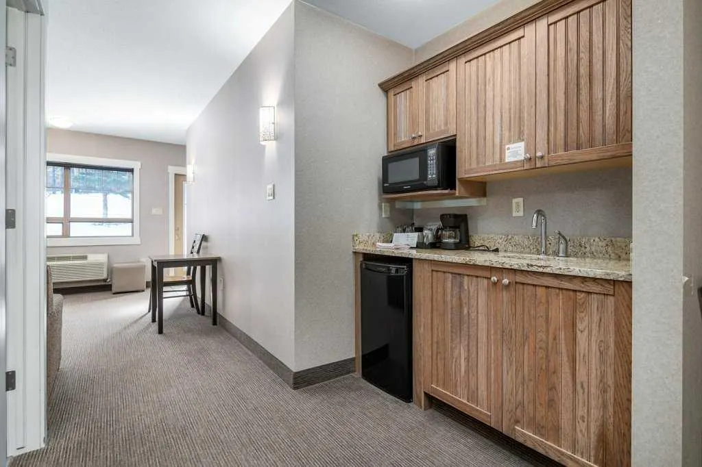 401 4 Street, #604 & 605