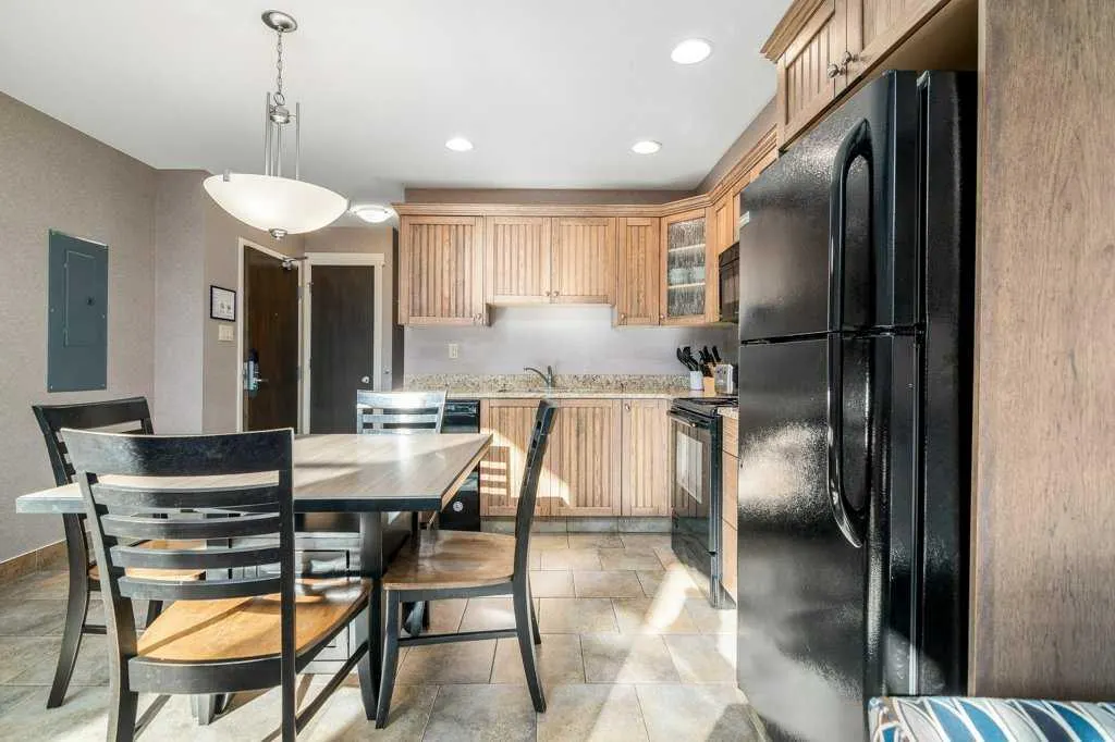 401 4 Street, #604 & 605