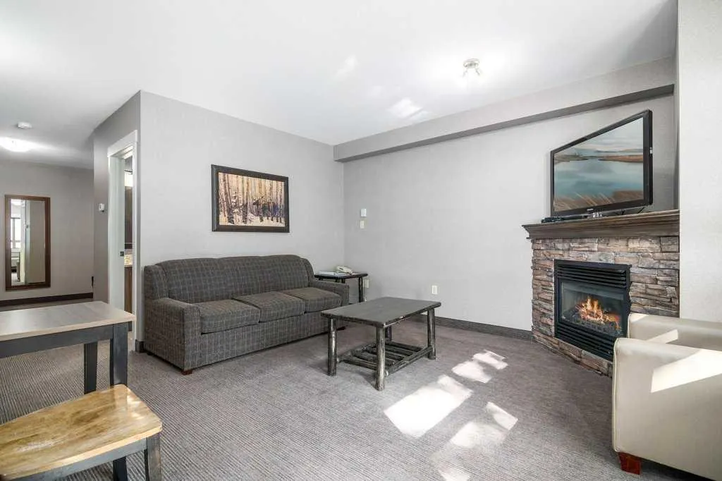 401 4 Street, #604 & 605