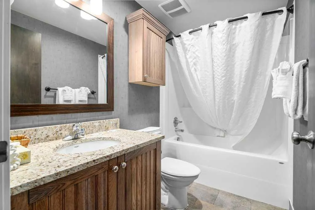 401 4 Street, #604 & 605