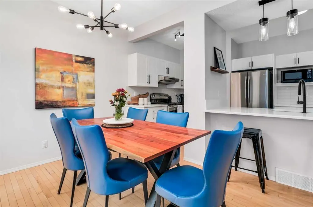 1 Cougarstone Villas SW