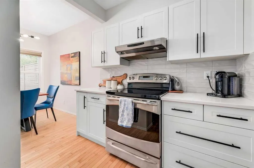 1 Cougarstone Villas SW