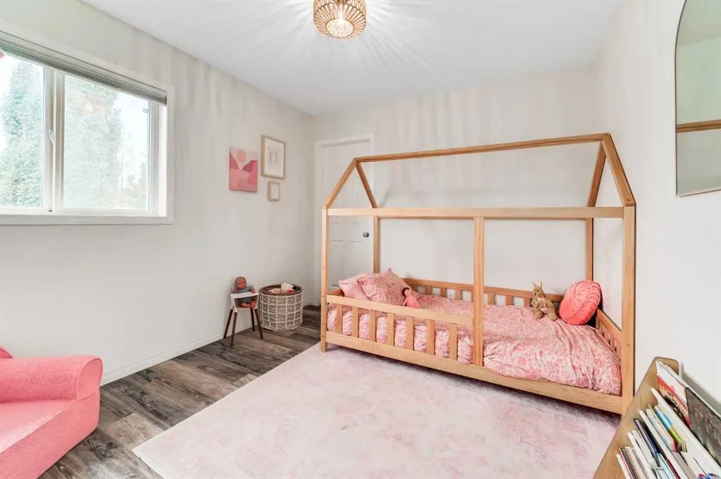 1 Cougarstone Villas SW