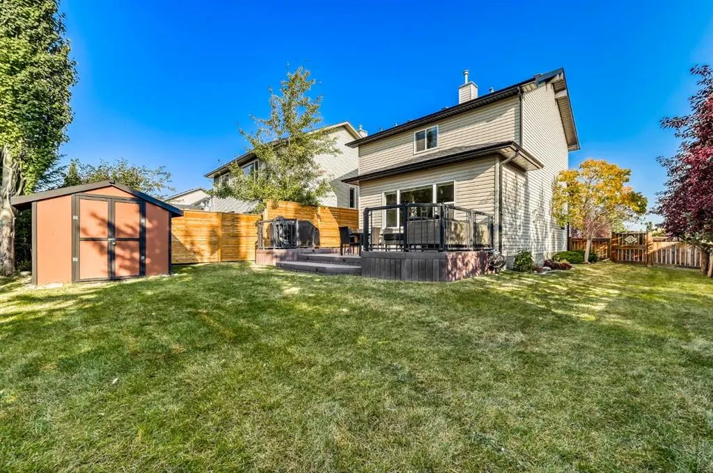 1 Cougarstone Villas SW