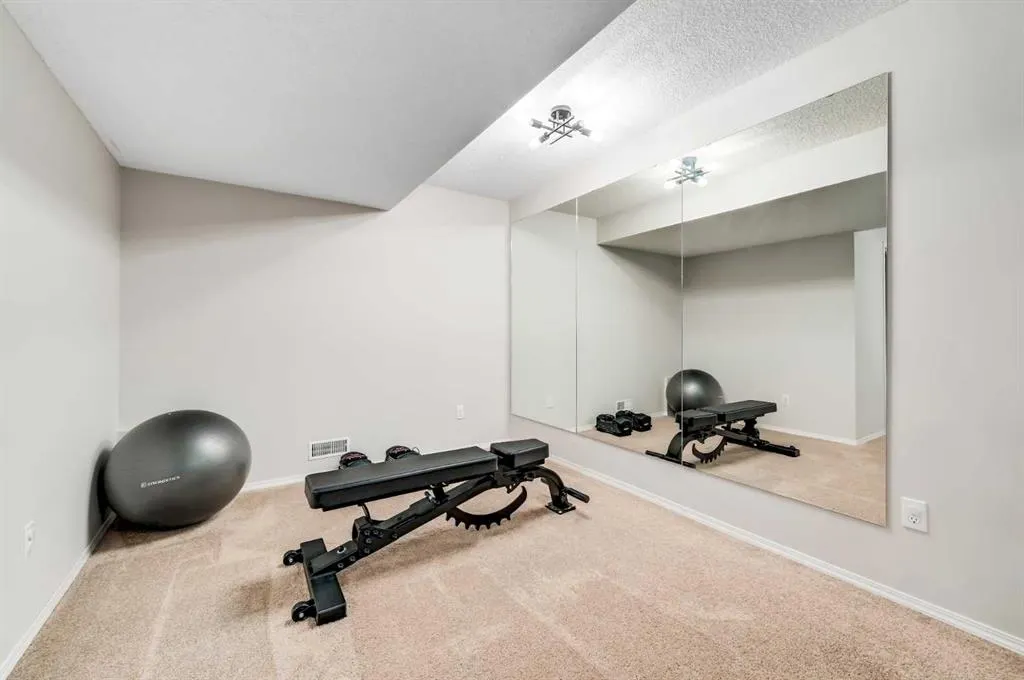 1 Cougarstone Villas SW