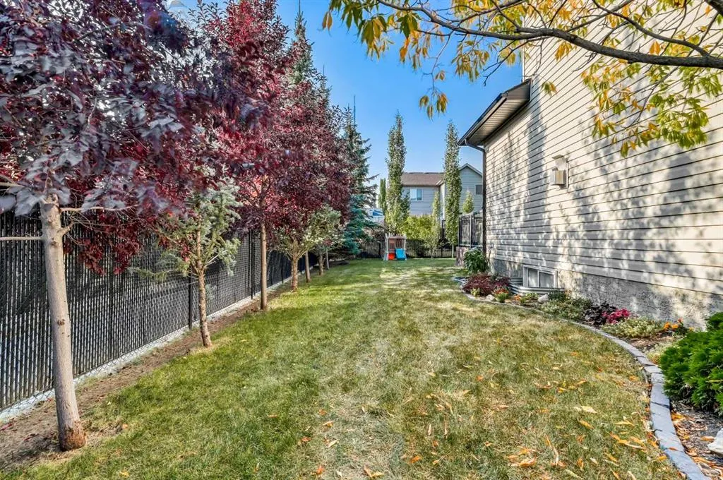 1 Cougarstone Villas SW