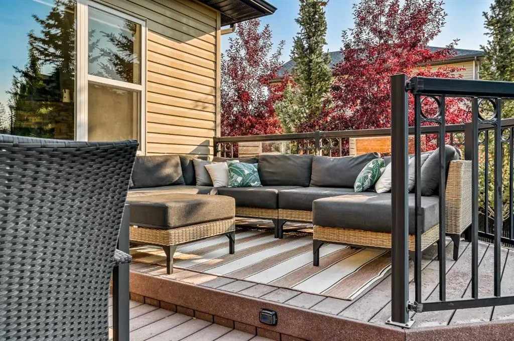 1 Cougarstone Villas SW
