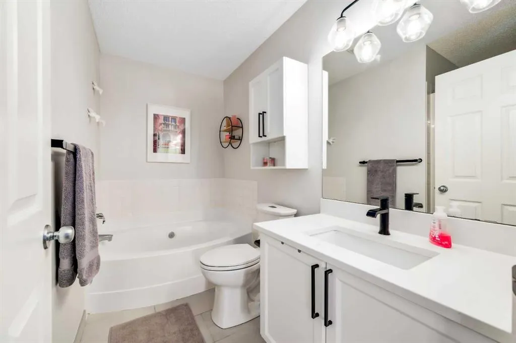 1 Cougarstone Villas SW