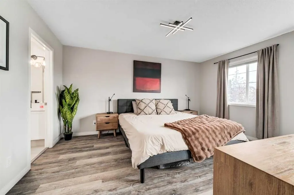 1 Cougarstone Villas SW