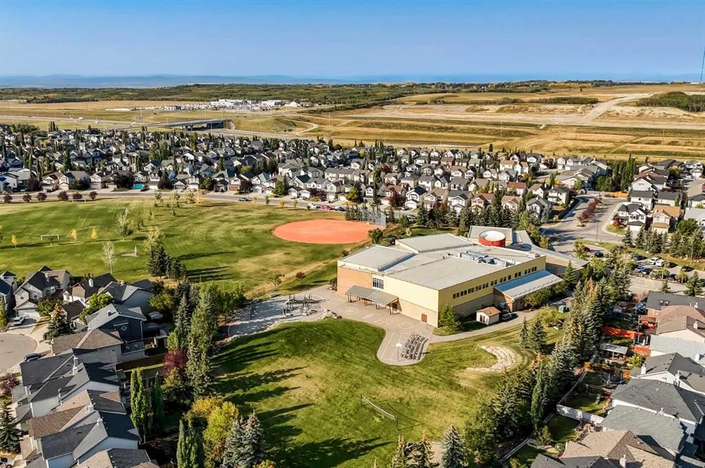 1 Cougarstone Villas SW