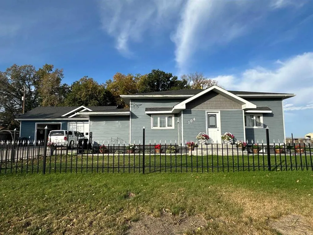 104 Chapman Avenue