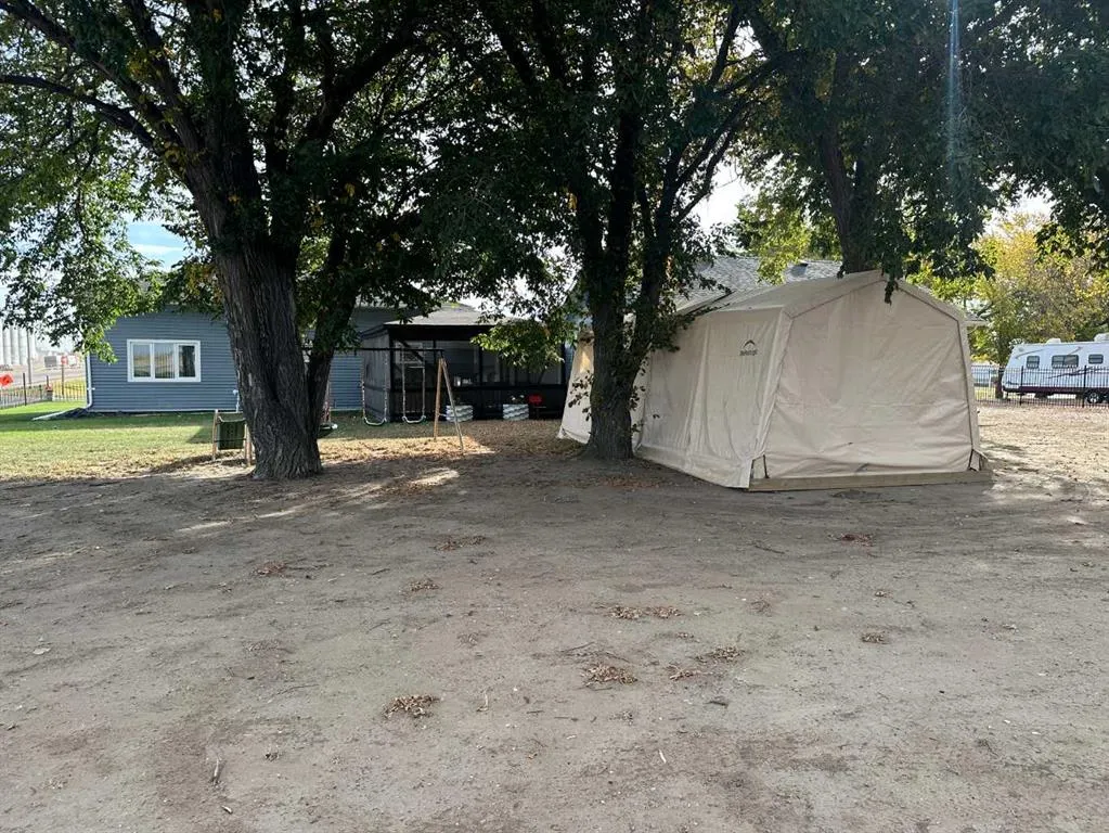 104 Chapman Avenue