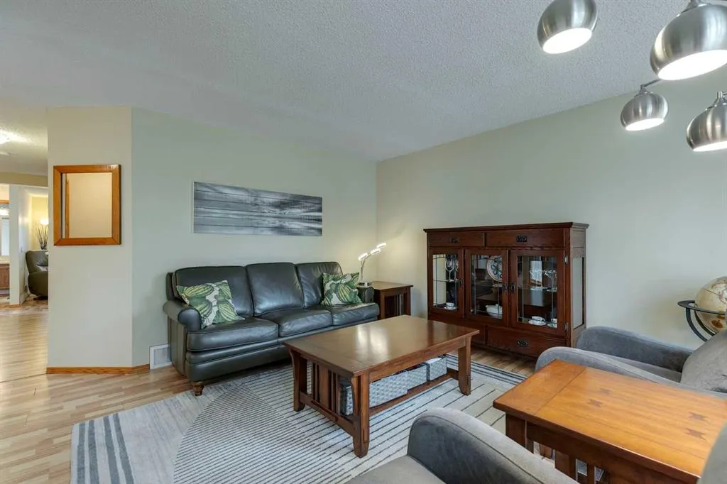 152 Sandstone Road NW