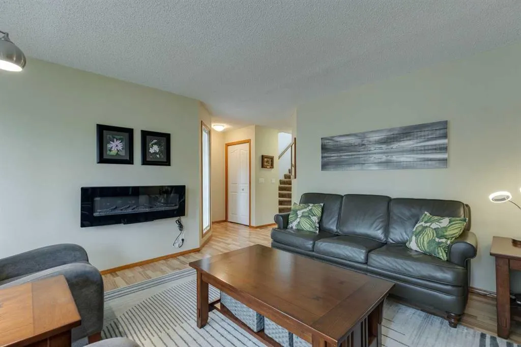 152 Sandstone Road NW