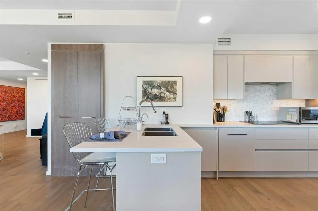 228 26 Avenue SW, #1004