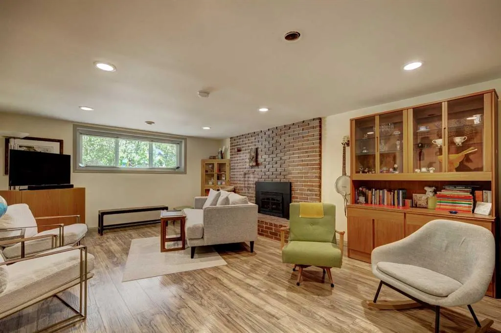 53 Wildwood Drive SW
