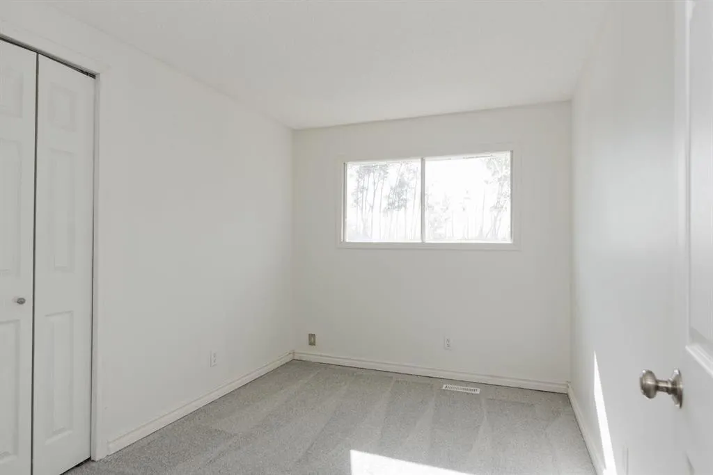 453 Signal Road