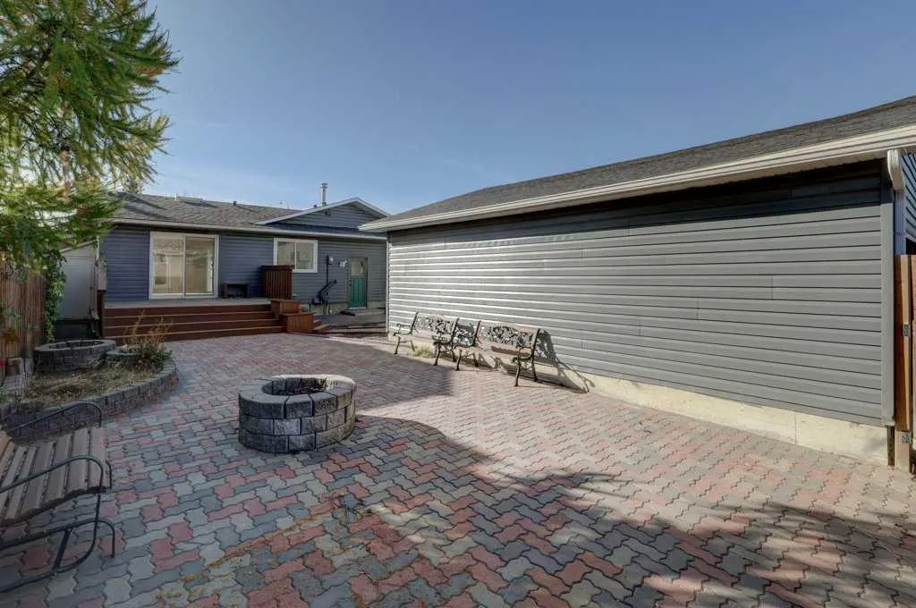 462 Summerwood Place SE