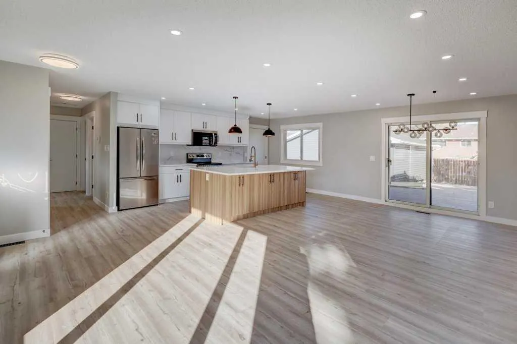 462 Summerwood Place SE