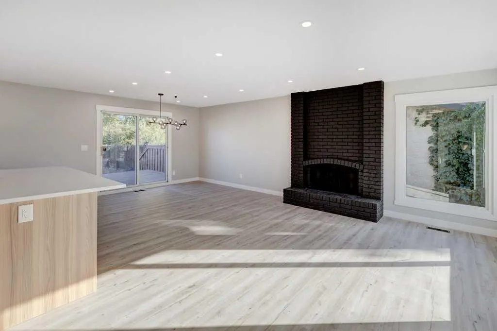 462 Summerwood Place SE