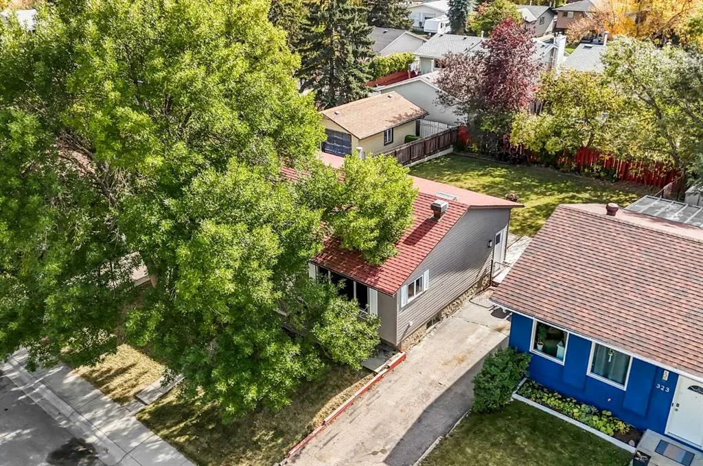 319 Lynnview Way SE