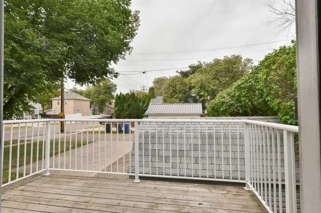 337 & 339 Ash Avenue SE