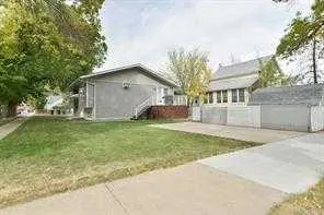 337 & 339 Ash Avenue SE