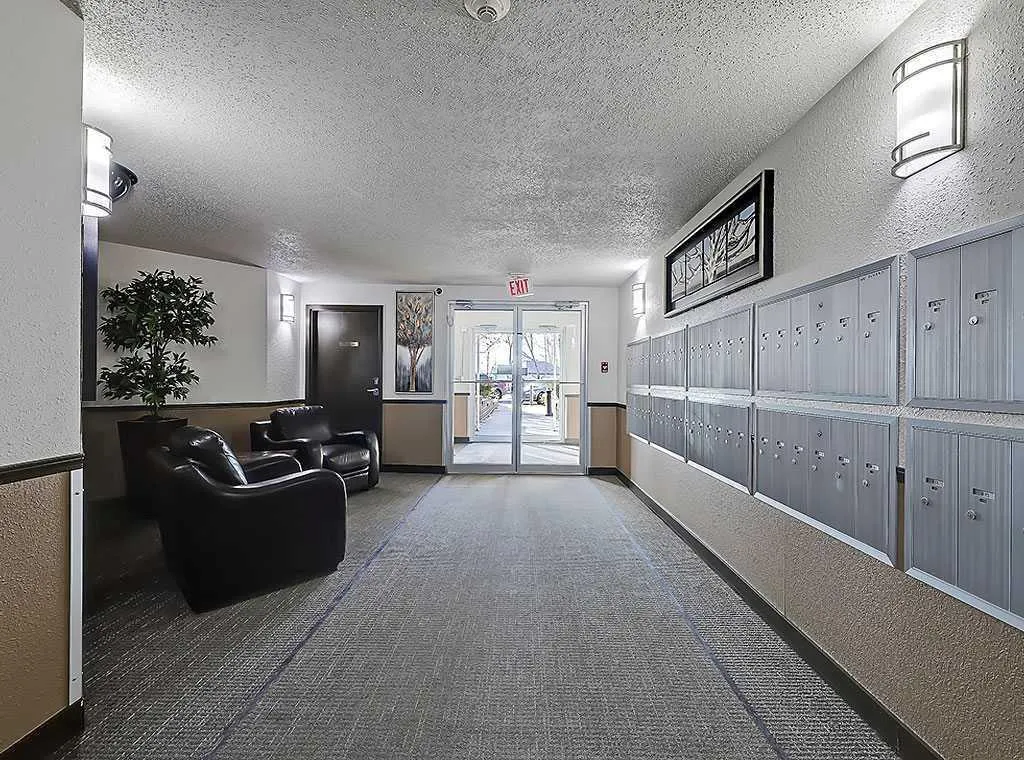 21 Dover Point SE, #301