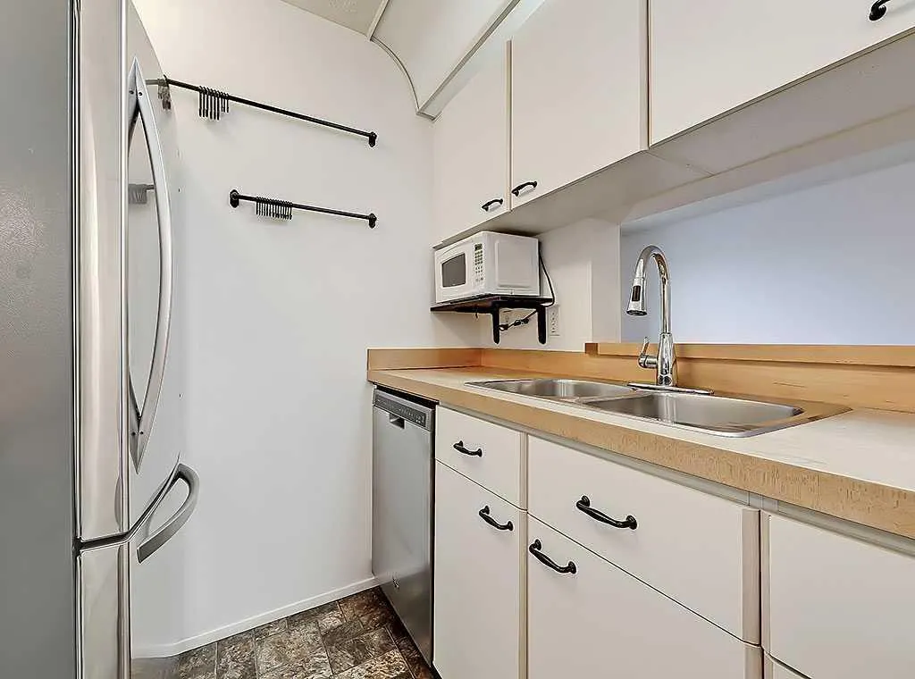 21 Dover Point SE, #301