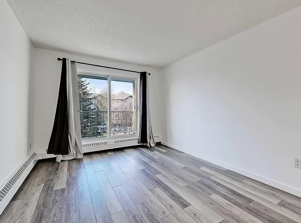 21 Dover Point SE, #301