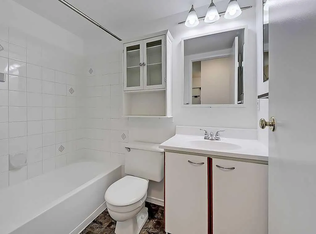 21 Dover Point SE, #301