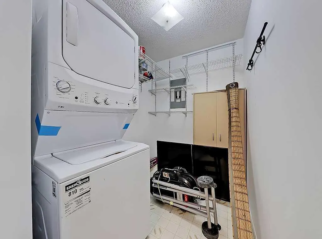 21 Dover Point SE, #301