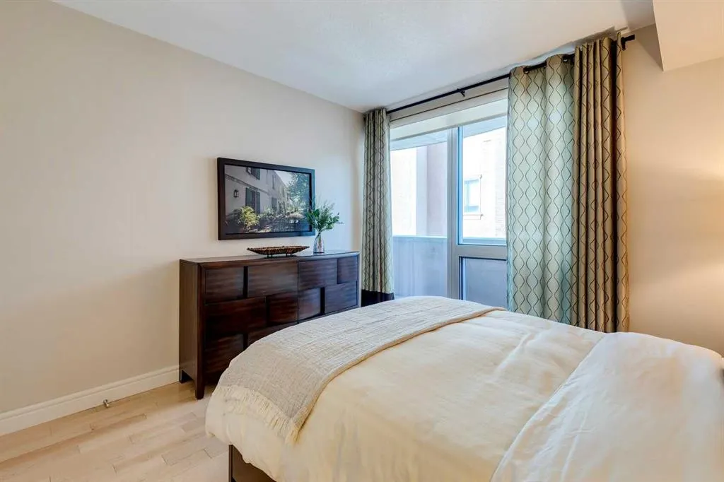 817 15 Avenue SW, #206