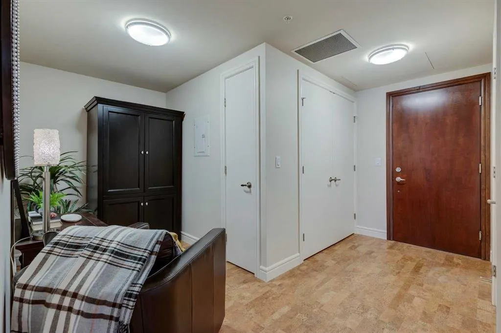 817 15 Avenue SW, #206