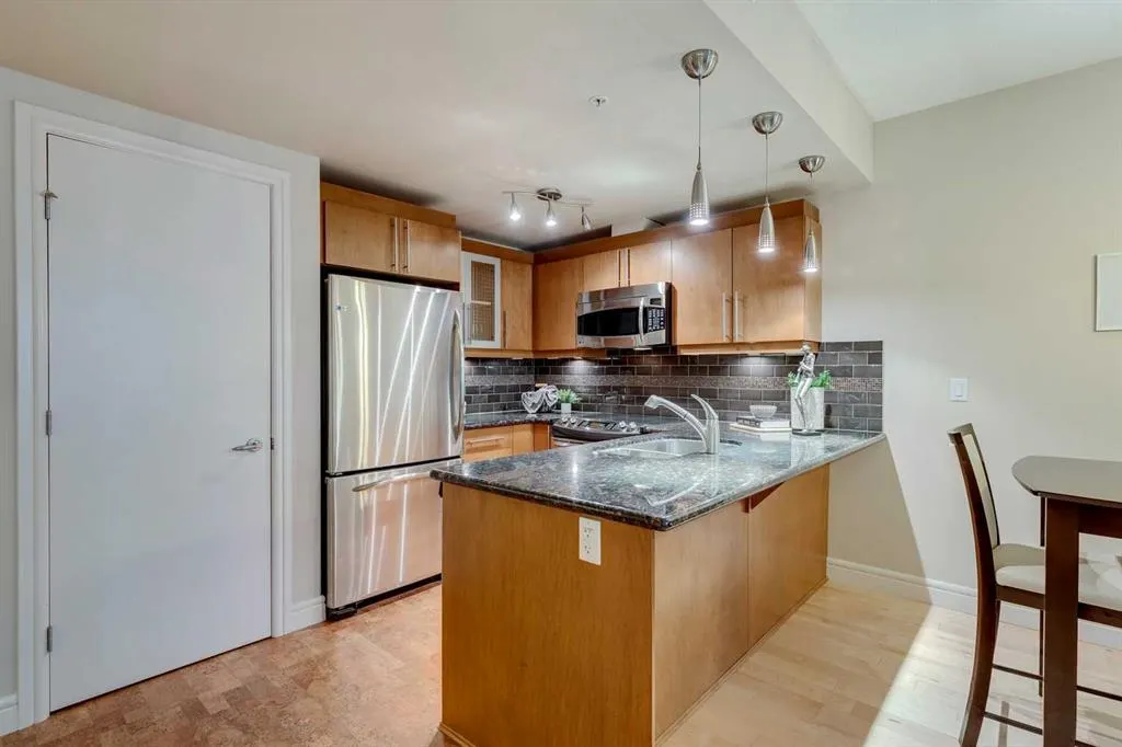 817 15 Avenue SW, #206