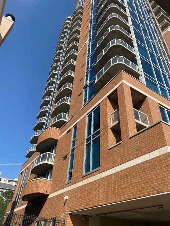 817 15 Avenue SW, #206
