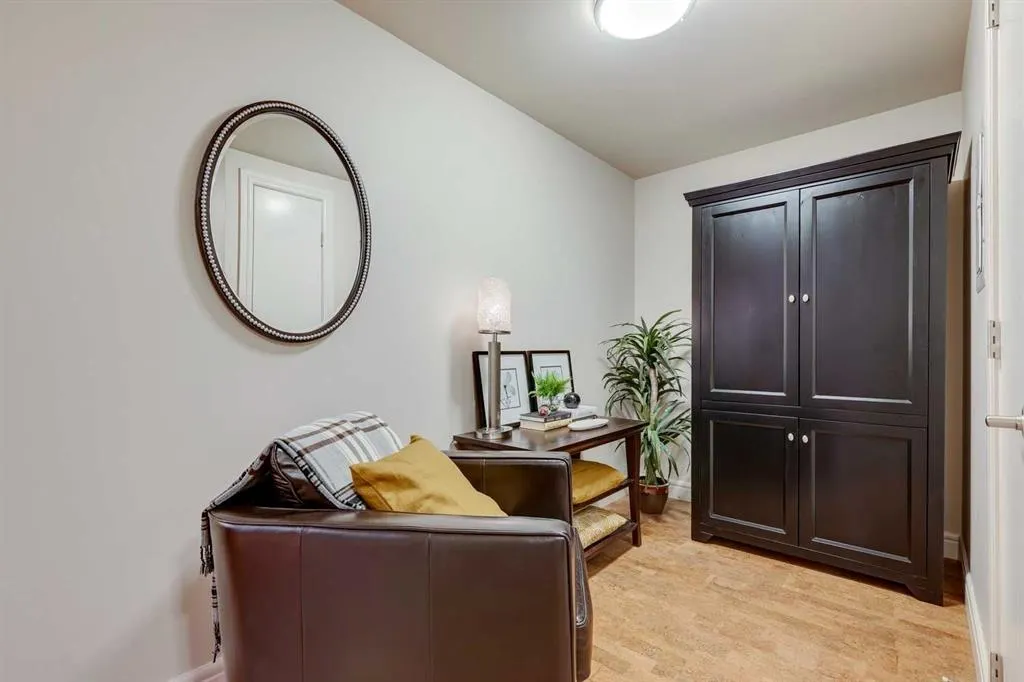 817 15 Avenue SW, #206